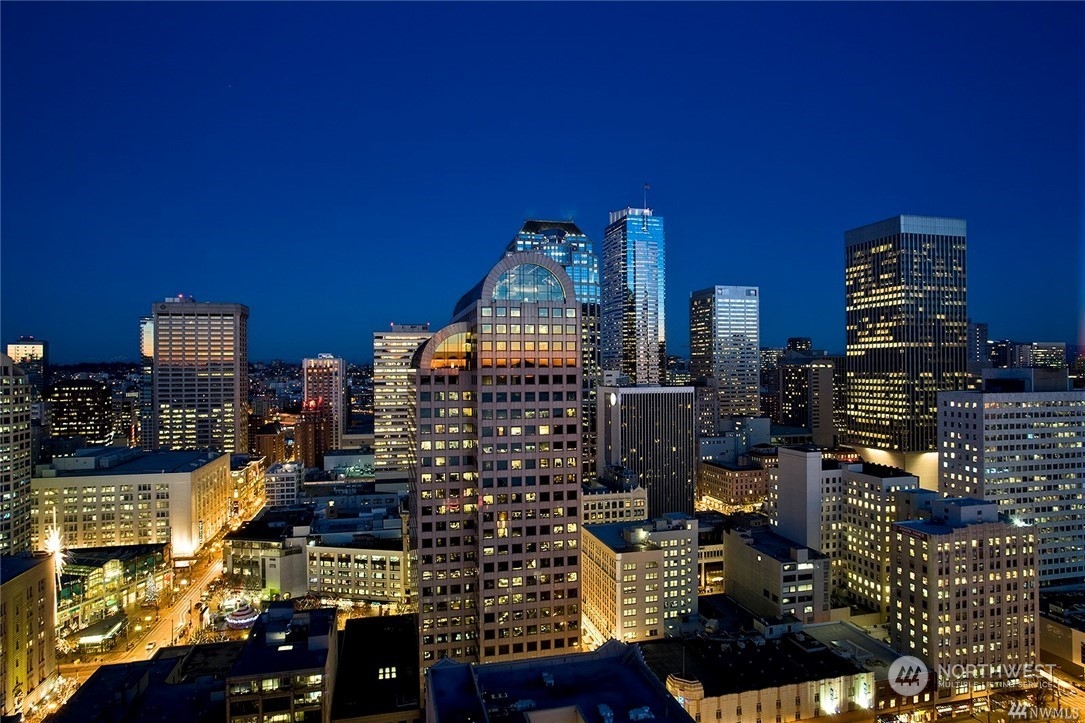 1521 2nd Avenue, Unit 3601 Seattle, WA 98101 - Photo 34 of 39 a city view