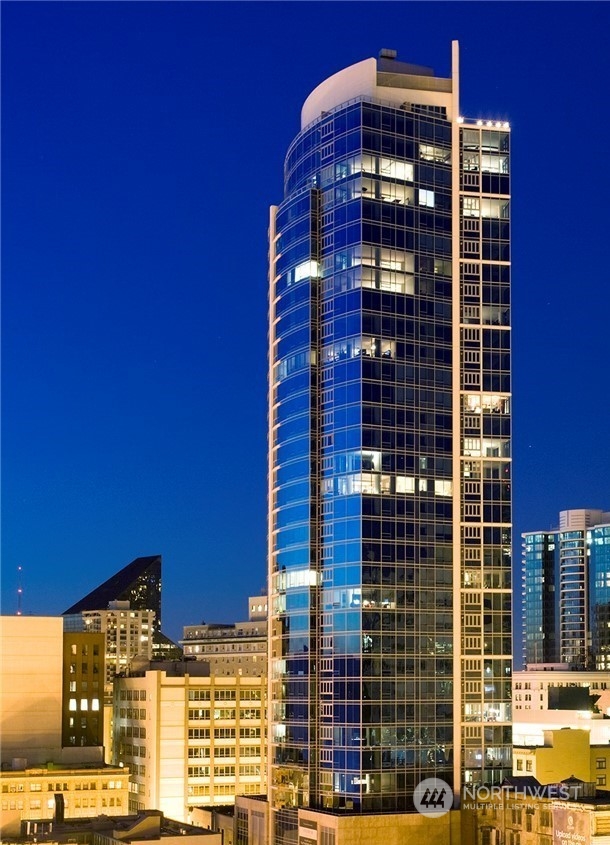 1521 2nd Avenue, Unit 3601 Seattle, WA 98101 - Photo 4 of 38