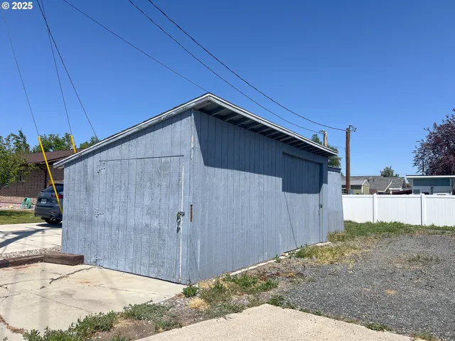 a view of outdoor space