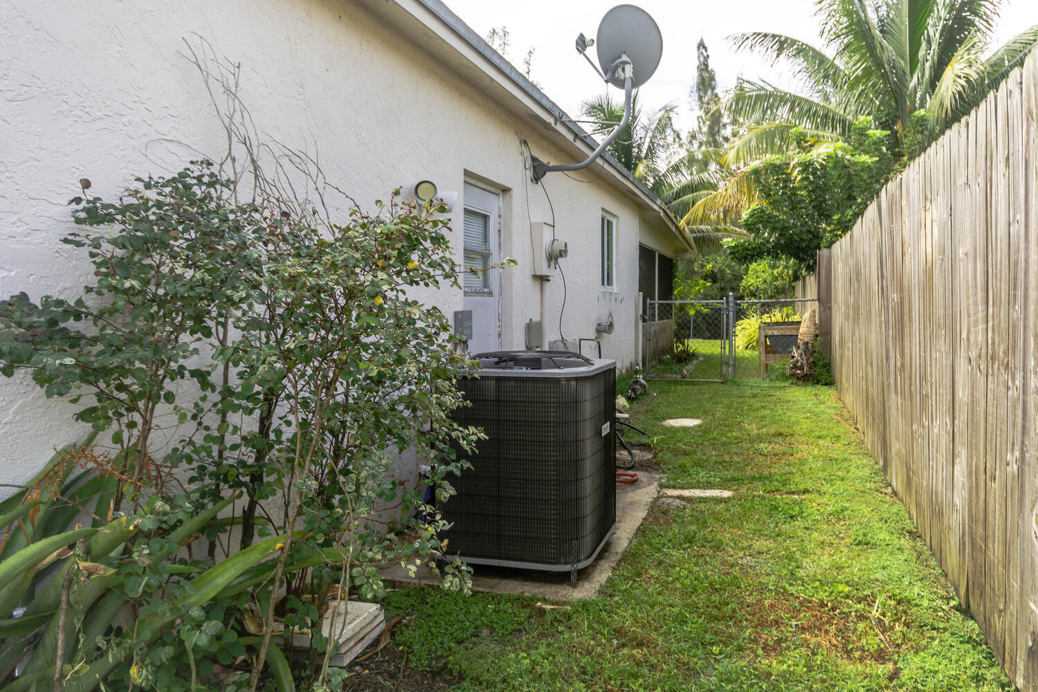 22219 Caldera Avenue Boca Raton, FL 33428 - Photo 32 of 37 IMG_1495