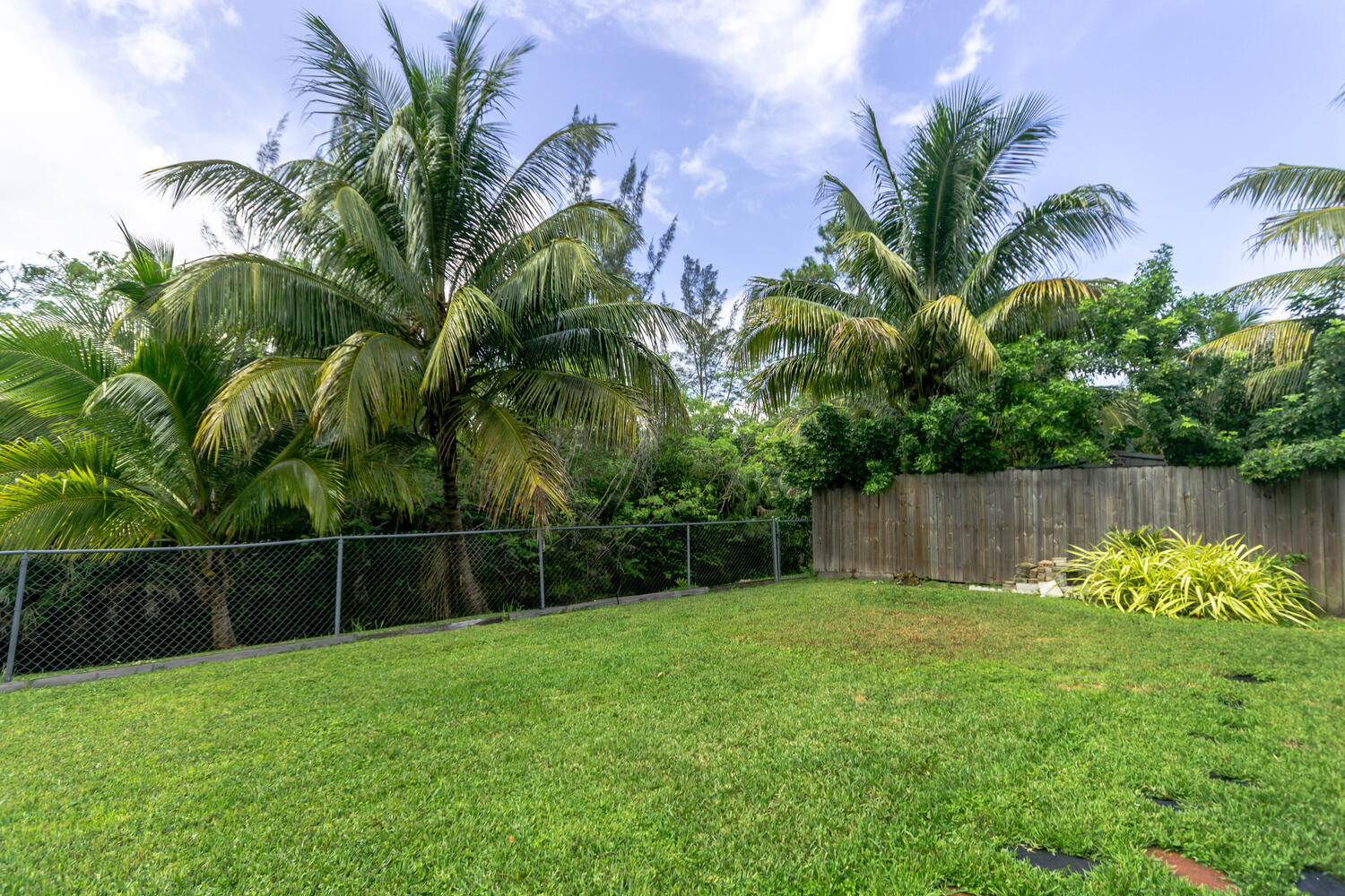 22219 Caldera Avenue Boca Raton, FL 33428 - Photo 4 of 37 IMG_1525