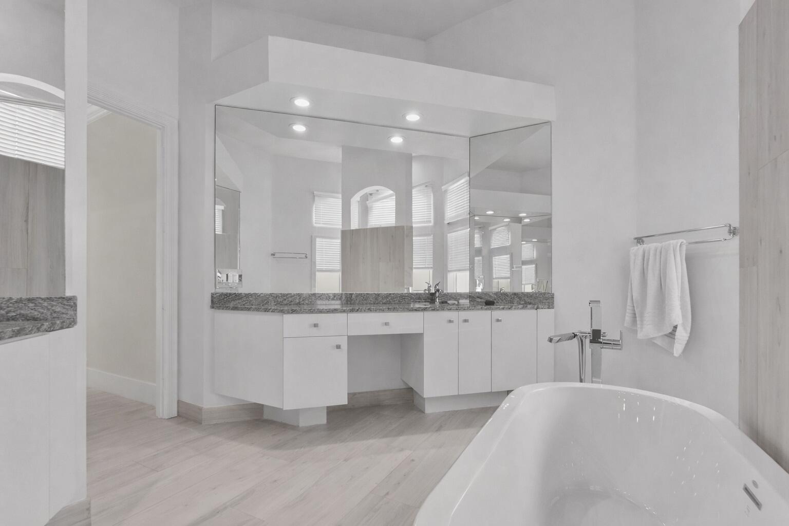21836 Cypress Palm Court Boca Raton, FL 33428 - Photo 35 of 44 Bathroom 2
