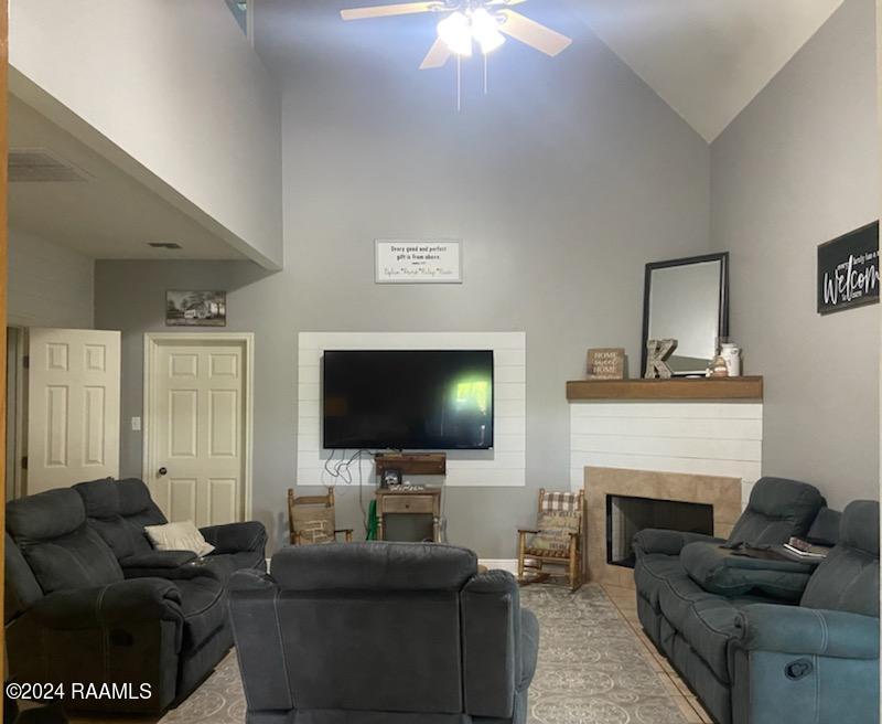 2103 Marshfield Road New Iberia, LA 70563 - Photo 3 of 6 -4348094852473480563