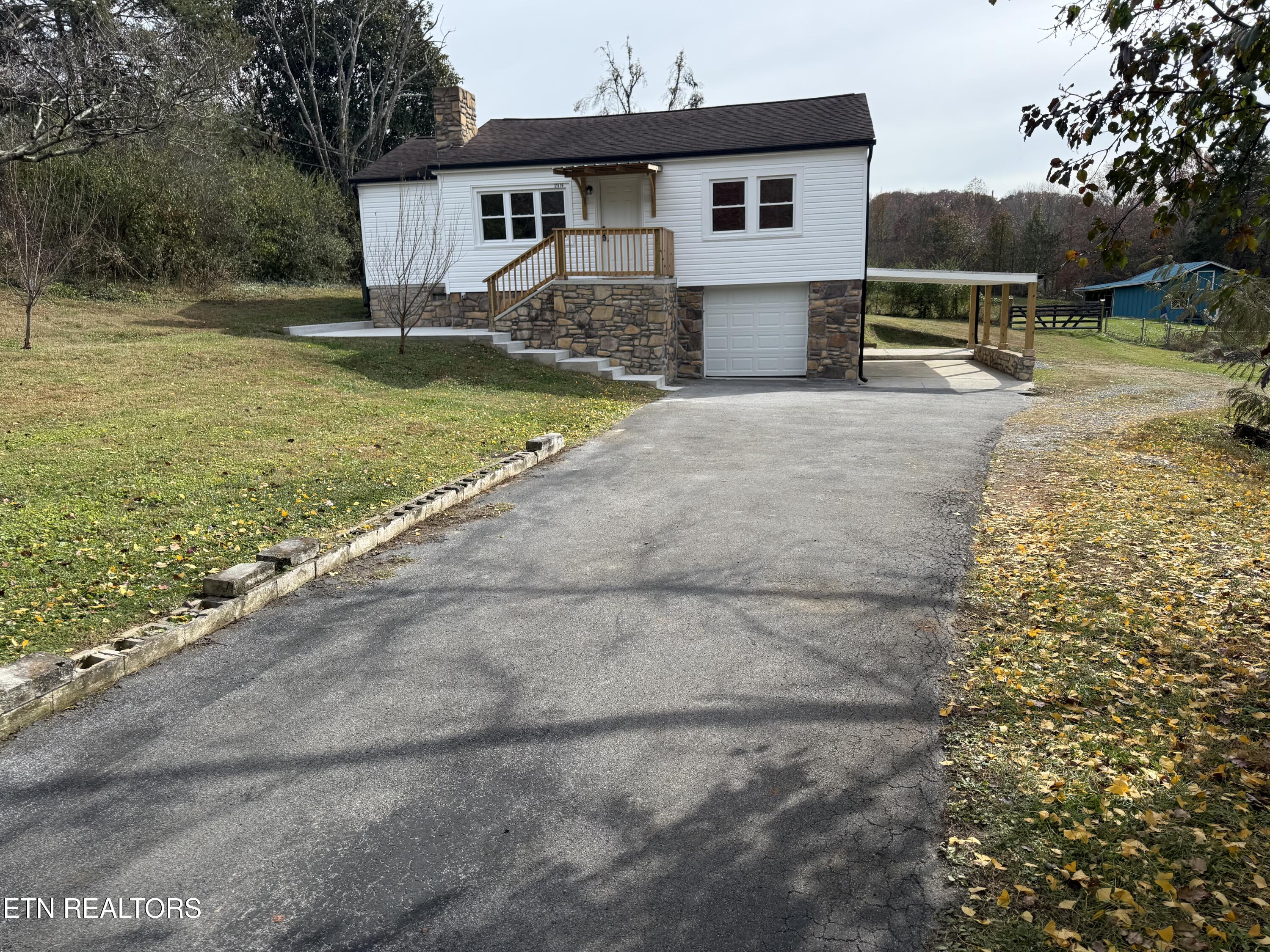 2516 Mynatt Road Knoxville, TN 37918 - Photo 3 of 31 IMG_6266 5