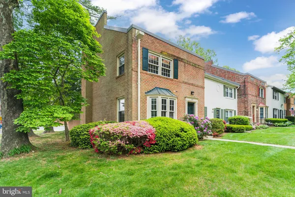 $680,000 | 8301 Forrester Boulevard, Springfield, VA 22152