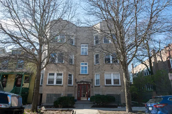 $250,000 | 3135 West Leland Avenue, Unit 1W, Chicago, IL 60625