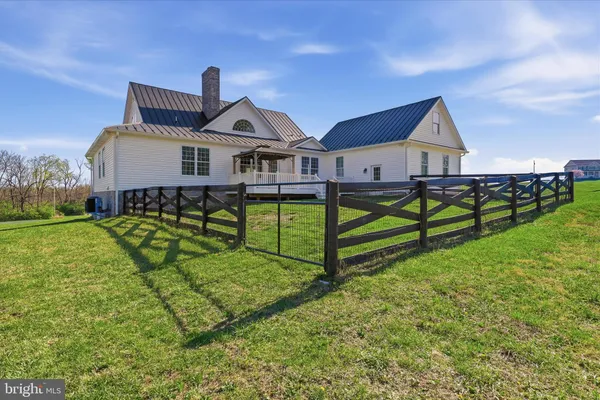 $774,999 | 325 Dehaven Drive, Clear Brook, VA 22624