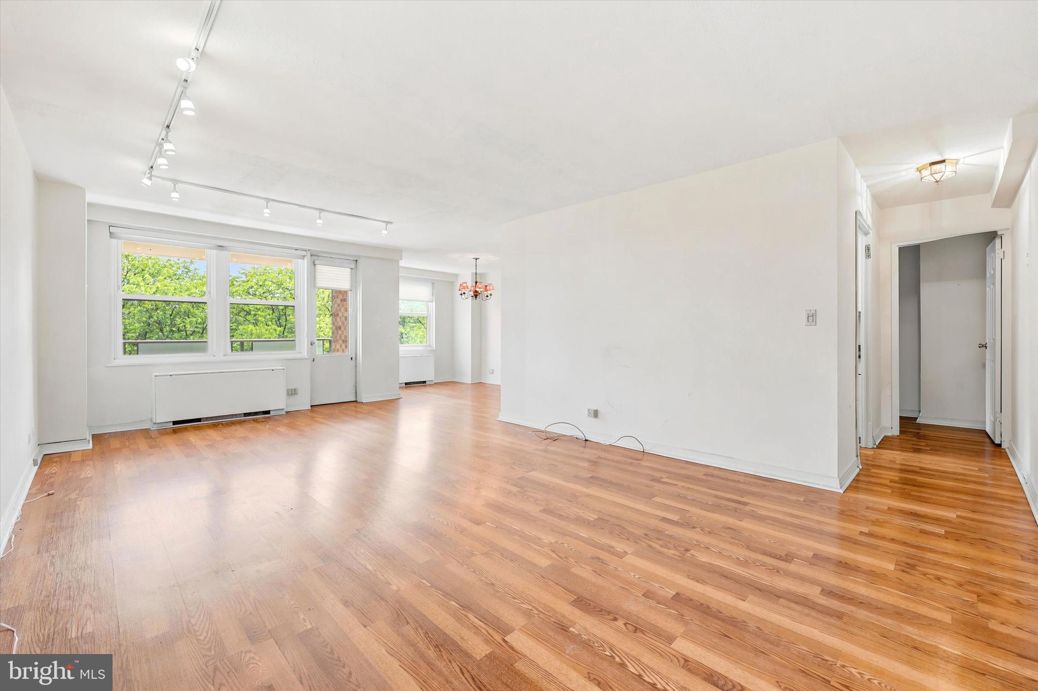 1600 Hagys Ford Road, Unit 6B Penn Valley, PA 19072 - Photo 3 of 18 Living Room