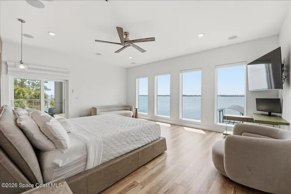 a view of a walk in closet