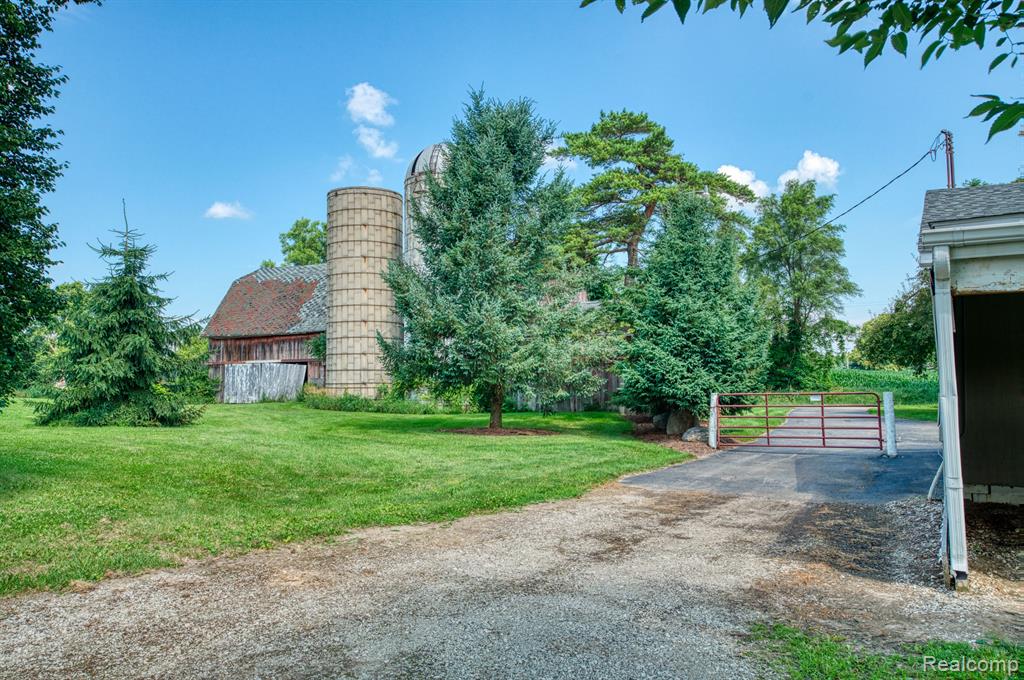 5324 Faussett Road Howell, MI 48855 - Photo 33 of 54 Gallery Image 33