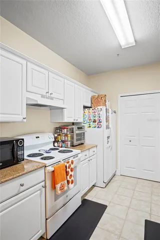 $274,000 | 200 Southern Pecan Circle, Unit 206, Winter Garden, FL 34787