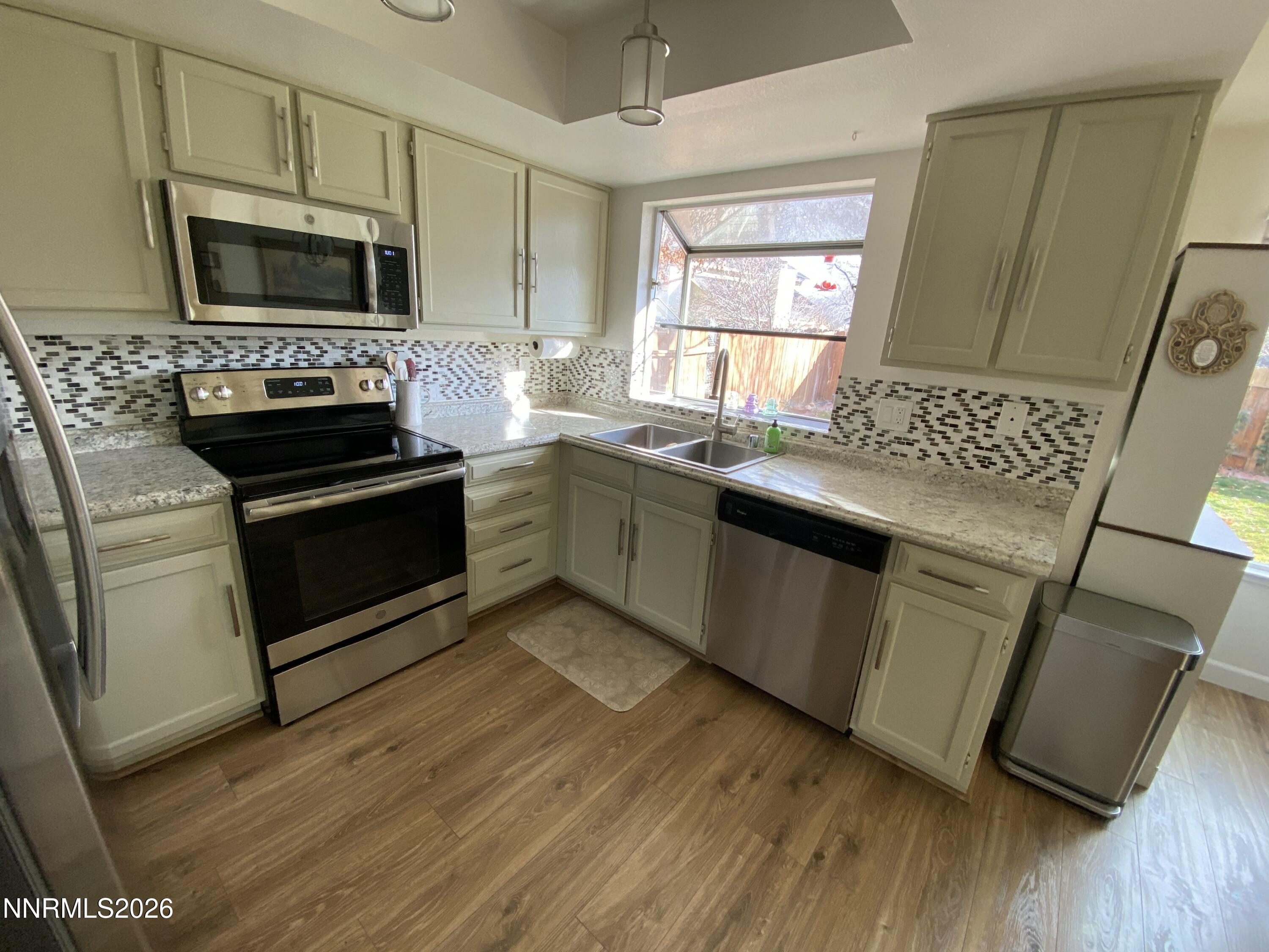 2772 Azuza Way Reno, NV 89502 - Photo 7 of 16 IMG_4800