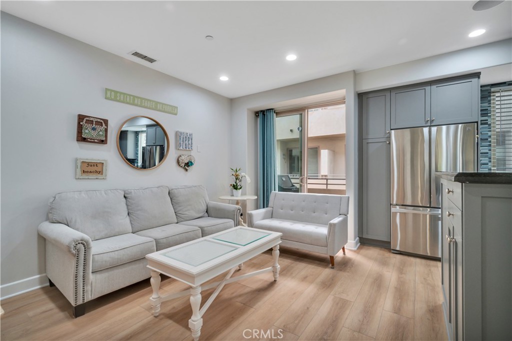 307 Kansas Street, Unit A El Segundo, CA 90245 - Photo 11 of 63