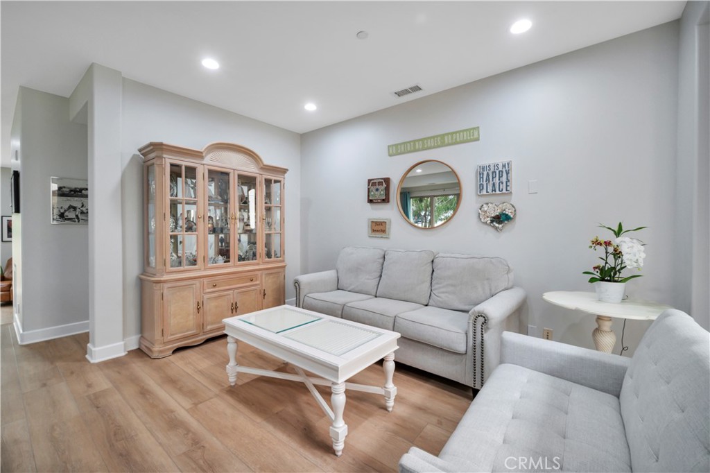 307 Kansas Street, Unit A El Segundo, CA 90245 - Photo 12 of 63