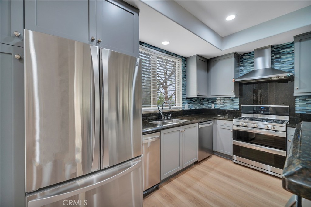 307 Kansas Street, Unit A El Segundo, CA 90245 - Photo 15 of 63