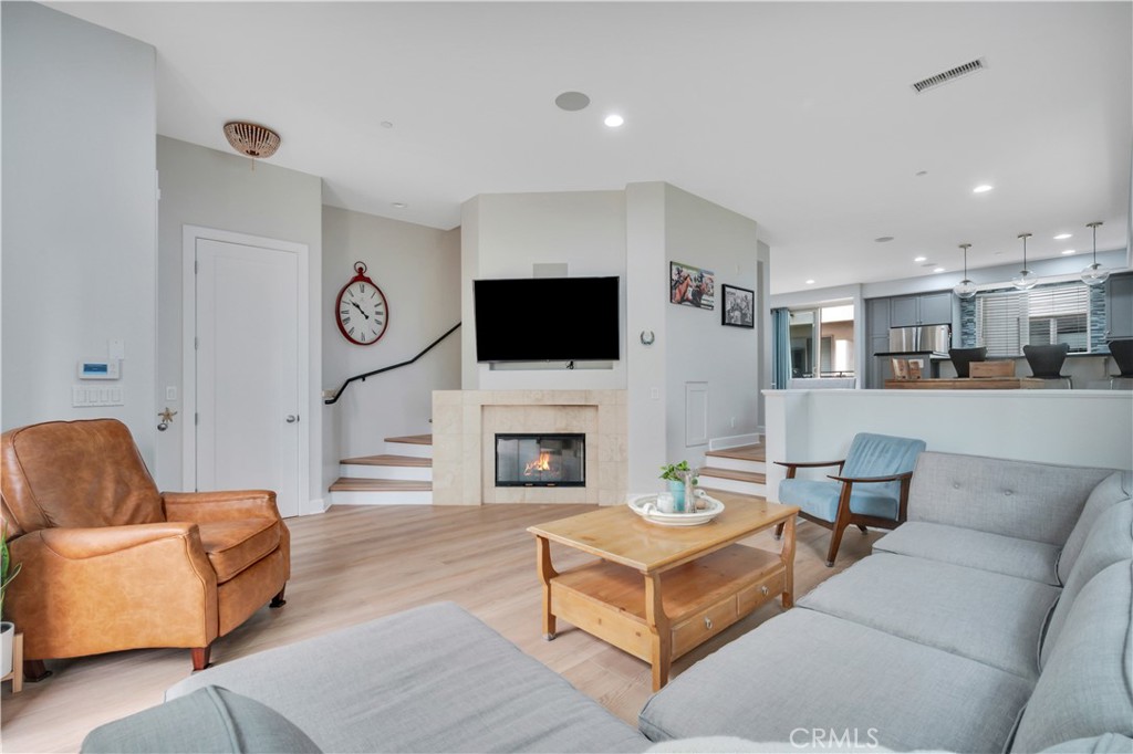 307 Kansas Street, Unit A El Segundo, CA 90245 - Photo 3 of 63