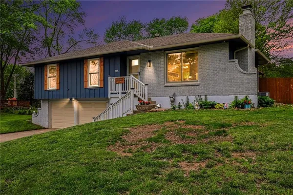 $300,000 | 518 South Franklin Street, Raymore, MO 64083
