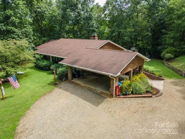 $670,000 | 695 Chestnut Mountain Road, Canton, NC 28716