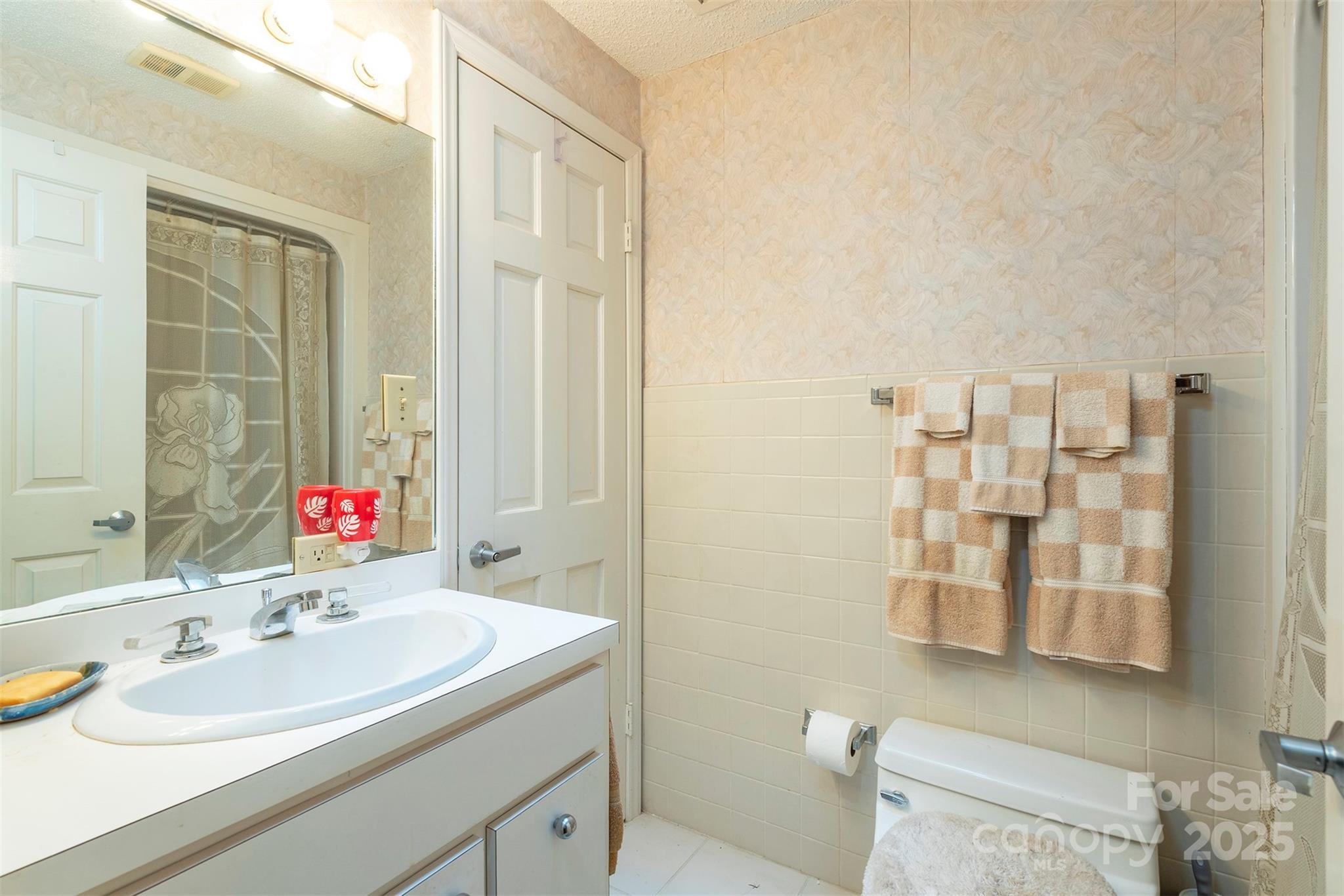 695 Chestnut Mountain Road Canton, NC 28716 - Photo 28 of 48