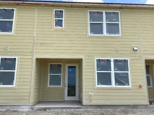 a view of front of a house
