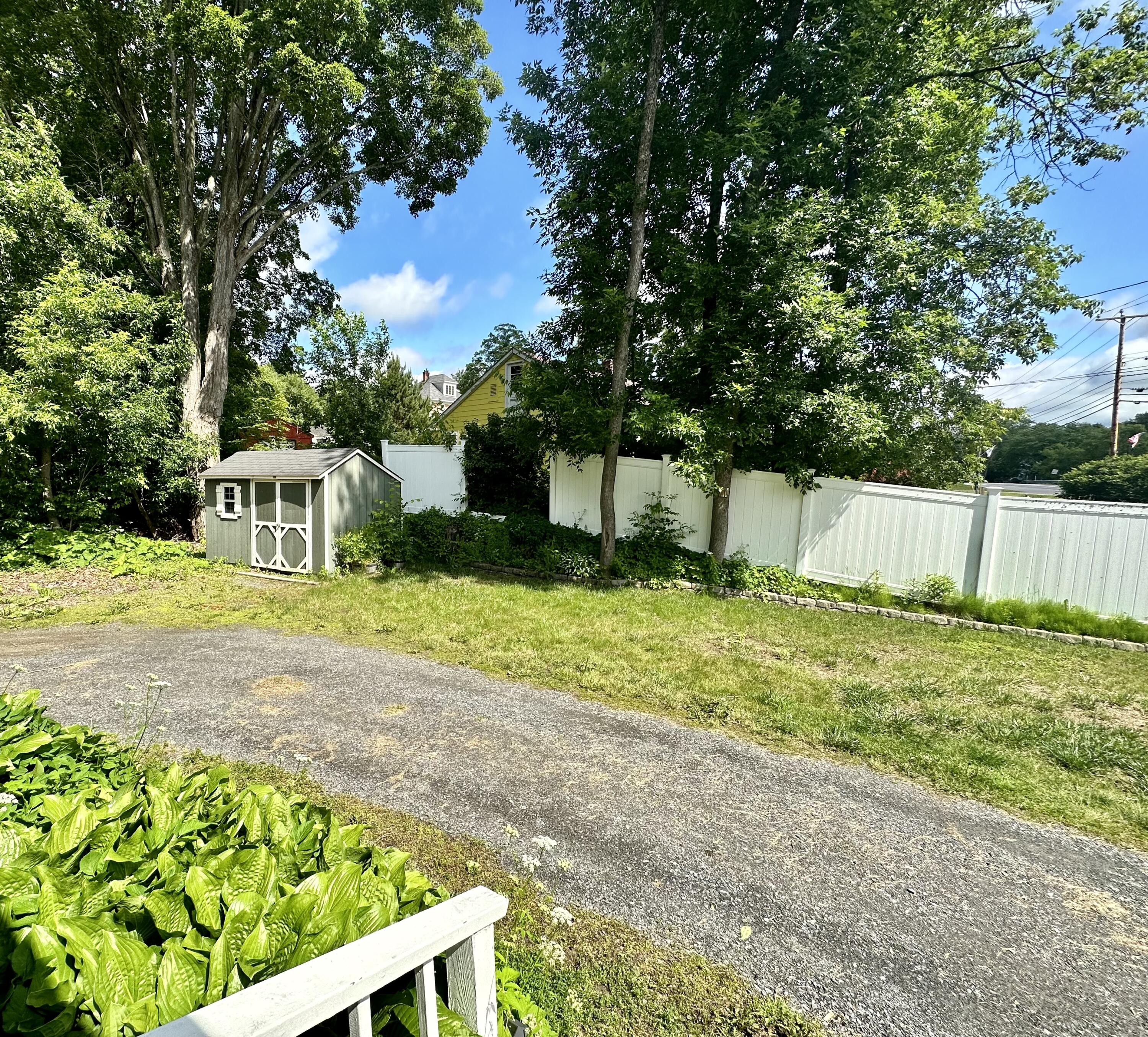1 Kinderhook Shed