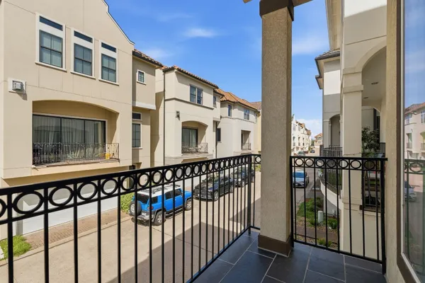 $2,750 | 7239 Laguna Villas, Houston, TX 77036