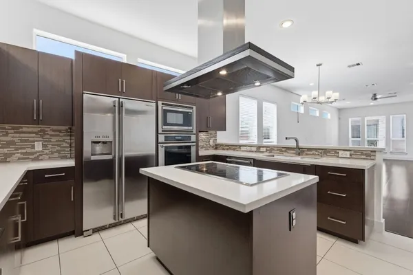 $2,750 | 7239 Laguna Villas, Houston, TX 77036