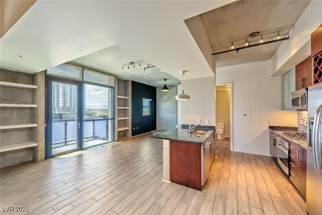 $2,250 | 353 East Bonneville Avenue, Unit 737, Las Vegas, NV 89101