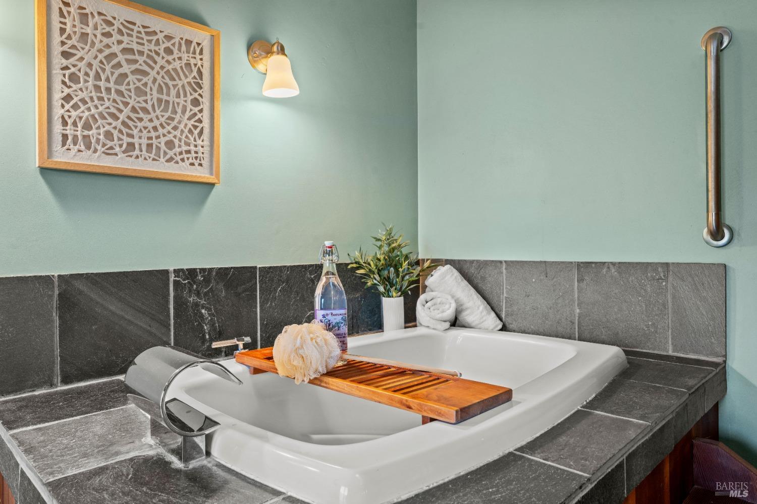 4300 Young Creek Road Ukiah, CA 95482 - Photo 18 of 46