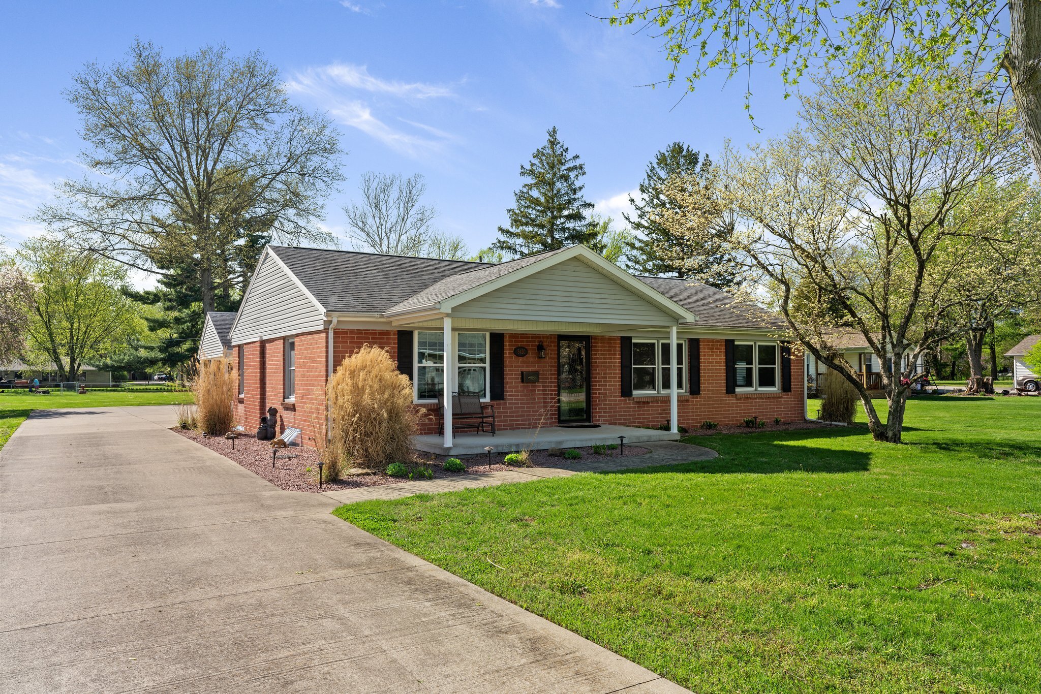3420 Rost Drive Columbus, IN 47203 - Photo 3 of 26