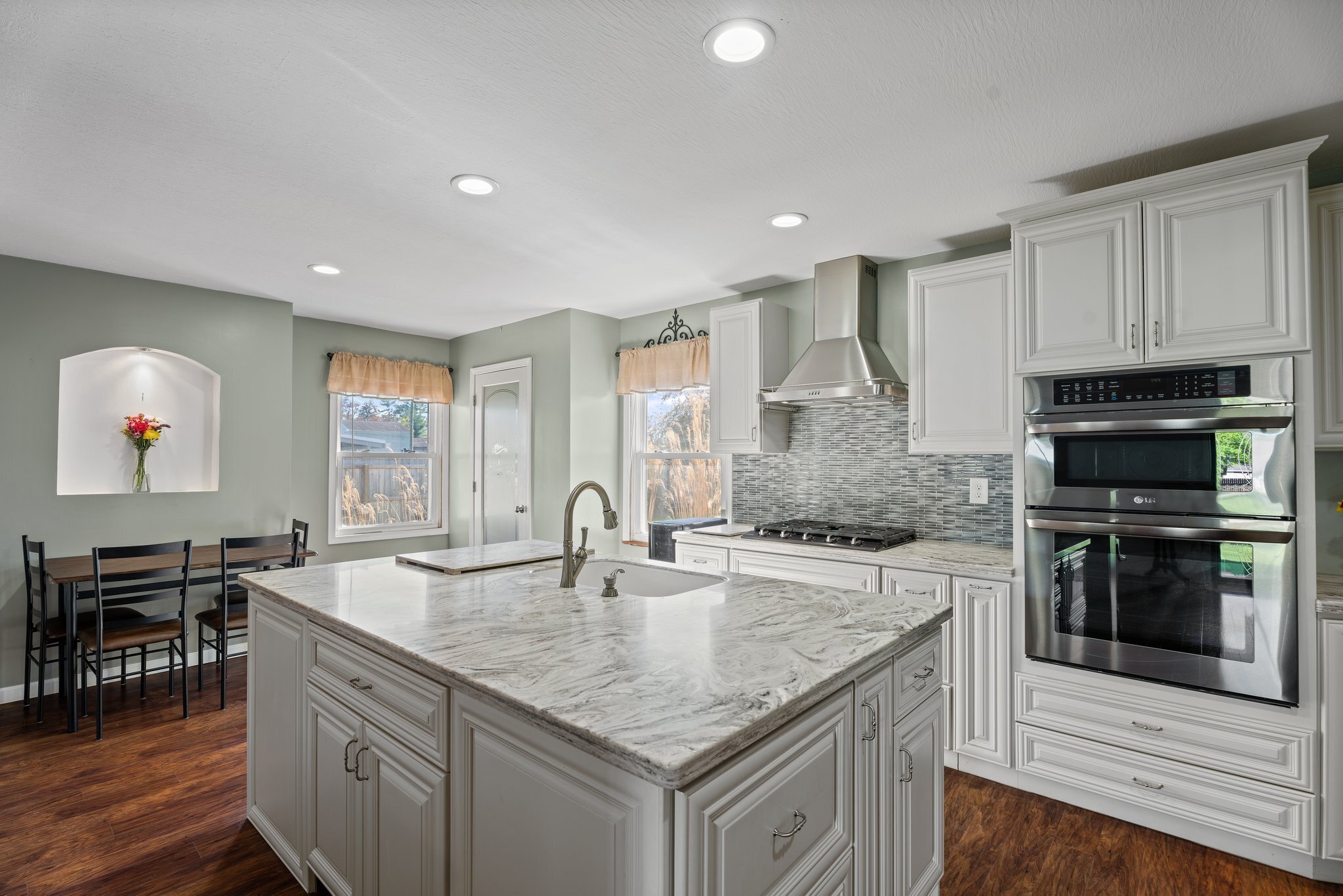 3420 Rost Drive Columbus, IN 47203 - Photo 6 of 26