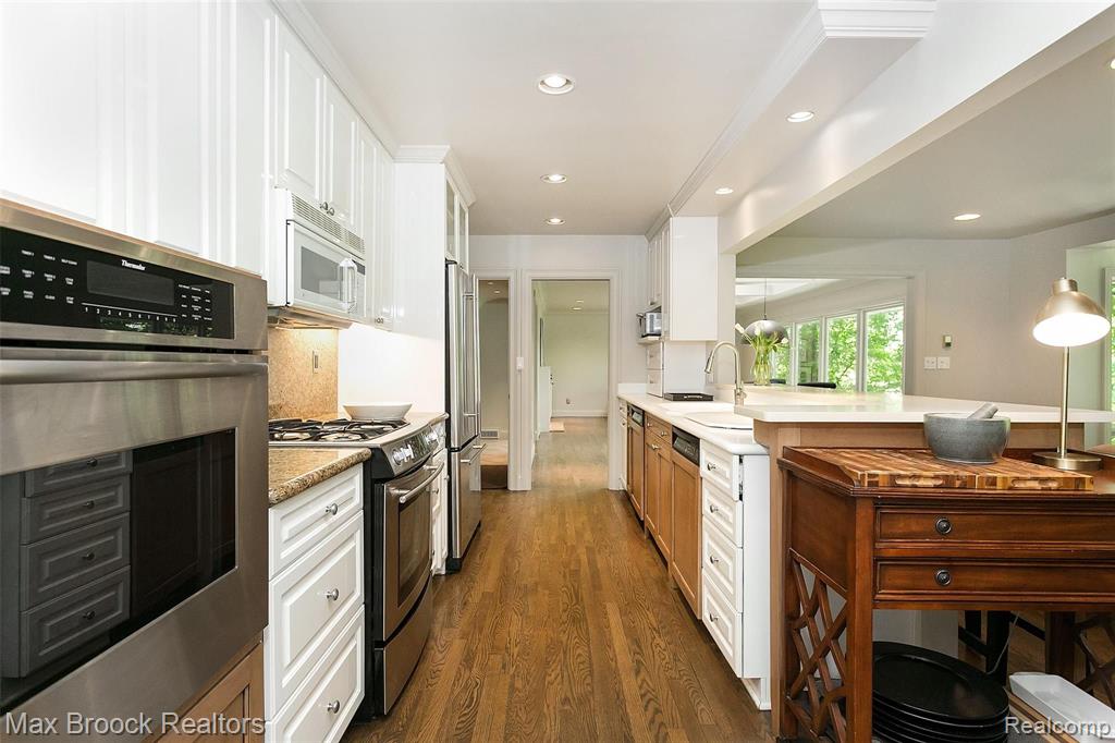 19248 Riverside Drive Beverly Hills, MI 48025 - Photo 20 of 54