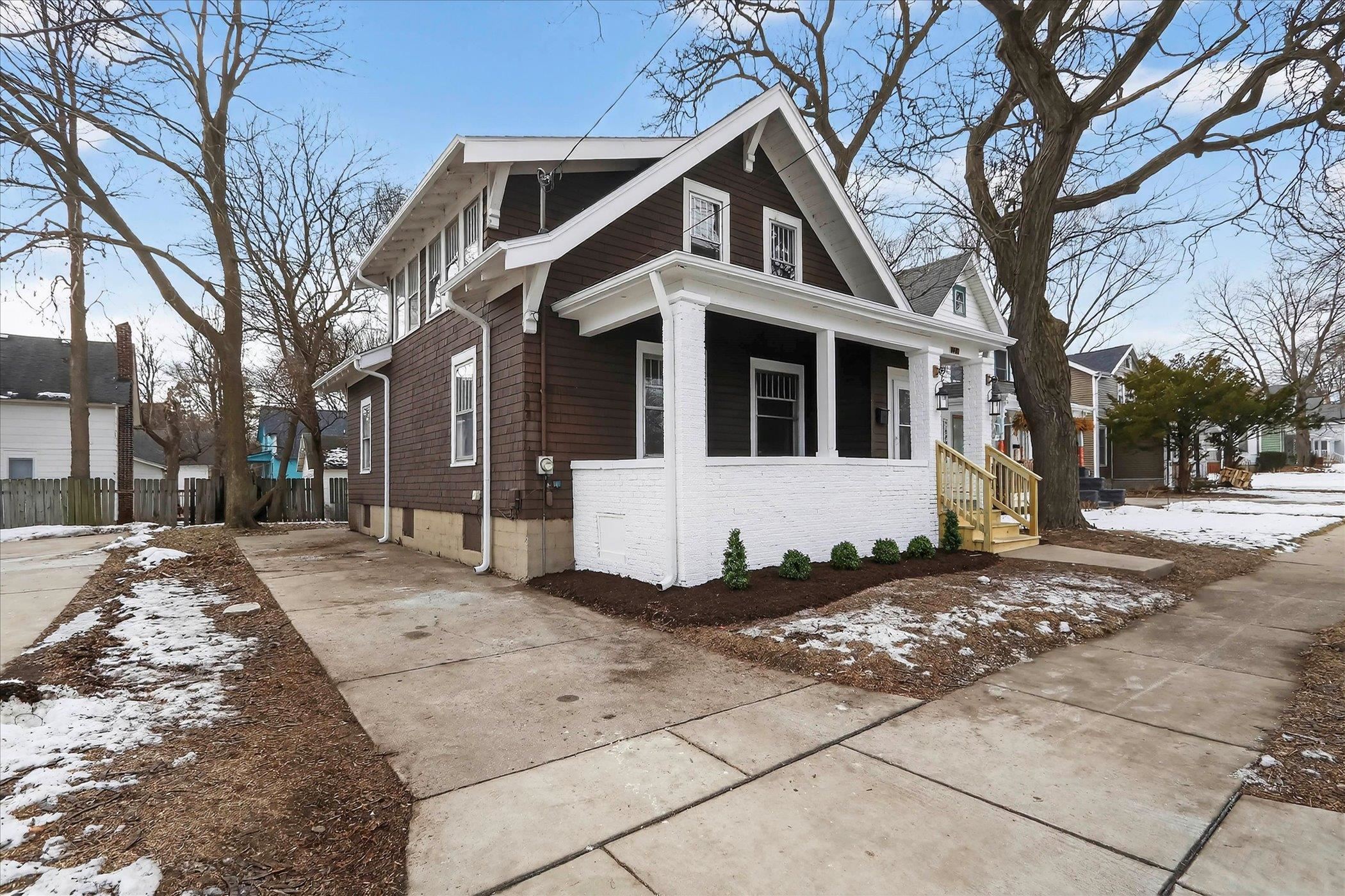 708 West Grand Avenue Beloit, WI 53511 - Photo 2 of 42