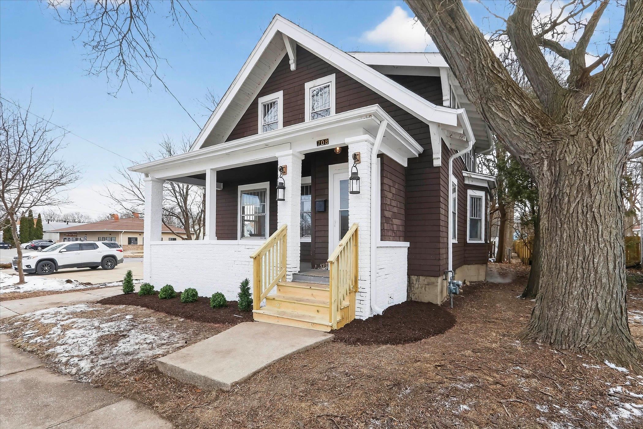 708 West Grand Avenue Beloit, WI 53511 - Photo 4 of 42