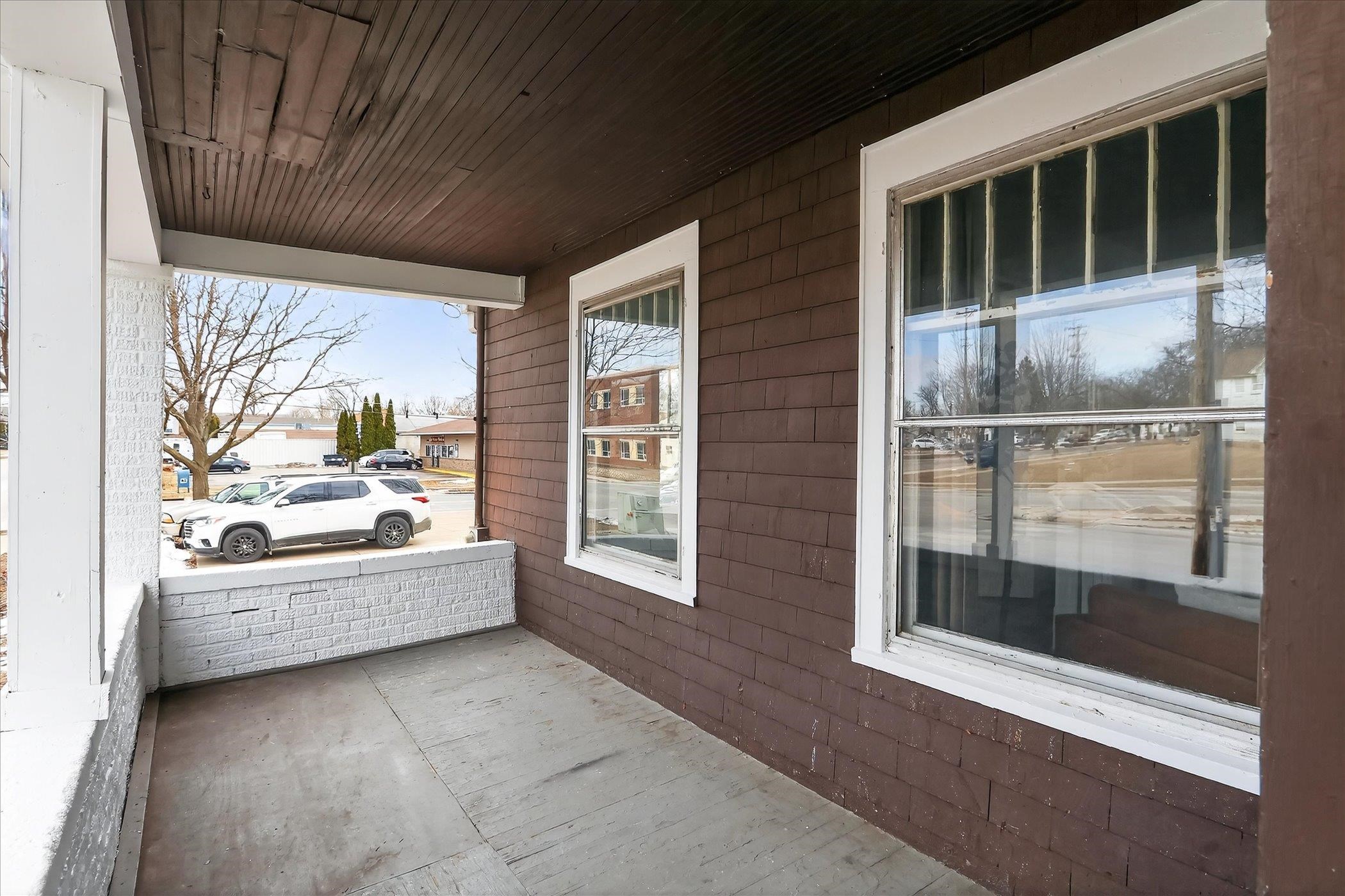 708 West Grand Avenue Beloit, WI 53511 - Photo 6 of 42