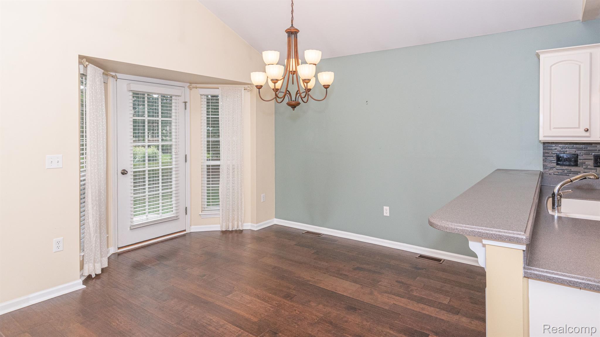 49105 Hawksburry Road, Unit 31 Canton, MI 48188 - Photo 17 of 56 Gallery Image 17