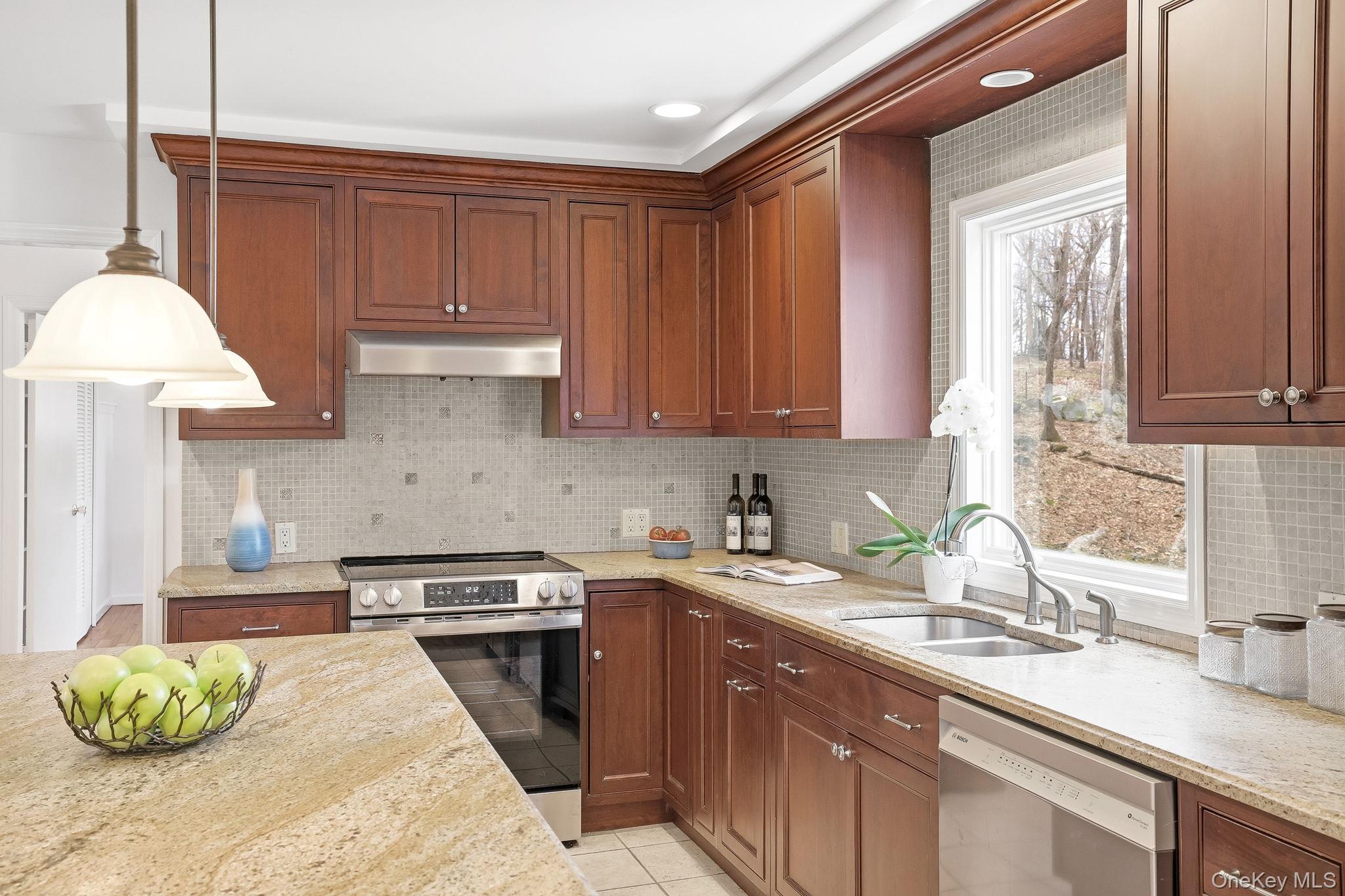 56 Cross Ridge Road Chappaqua, NY 10514 - Photo 6 of 24