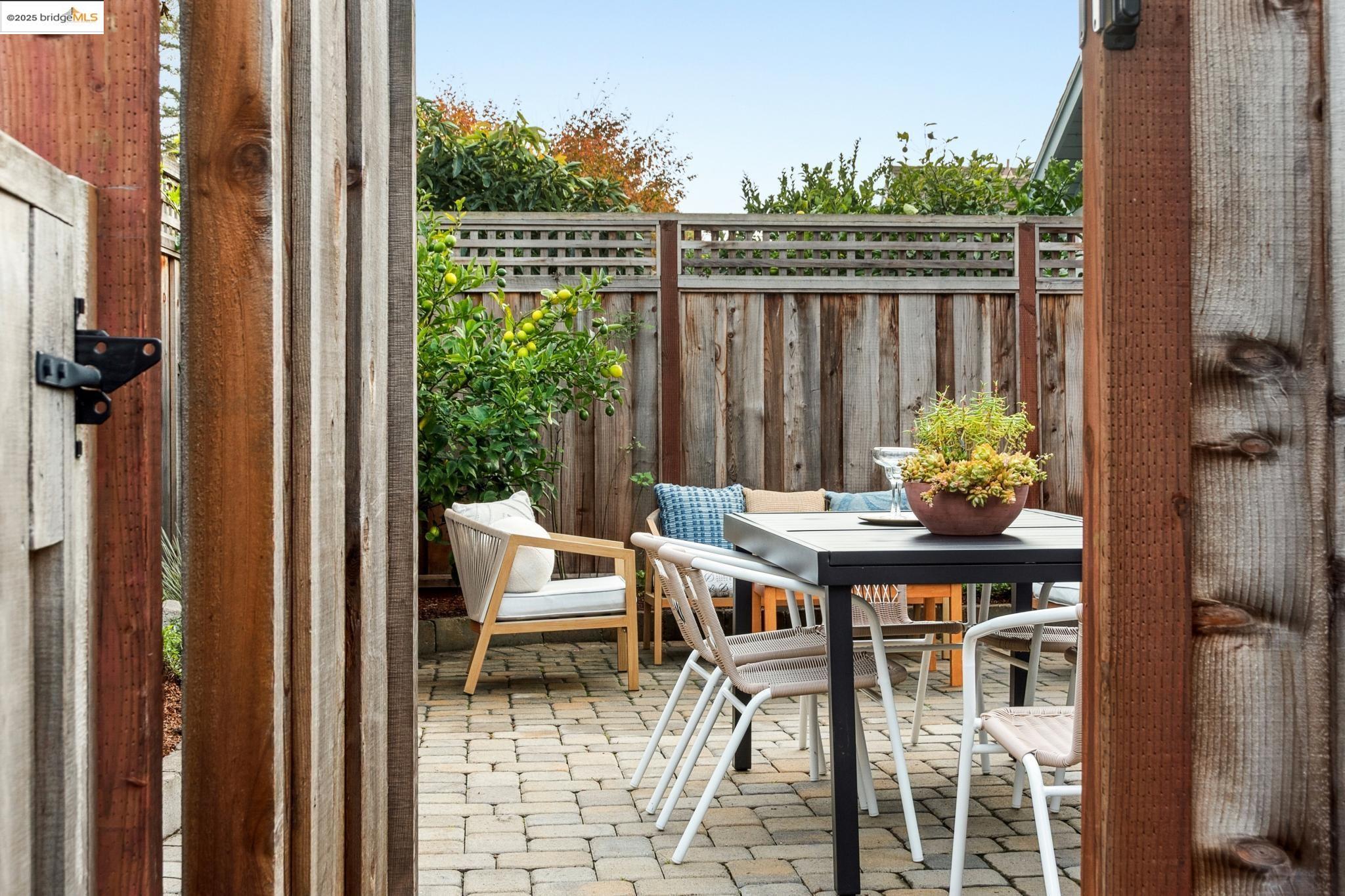 2201 McGee Avenue Berkeley, CA 94703 - Photo 45 of 46