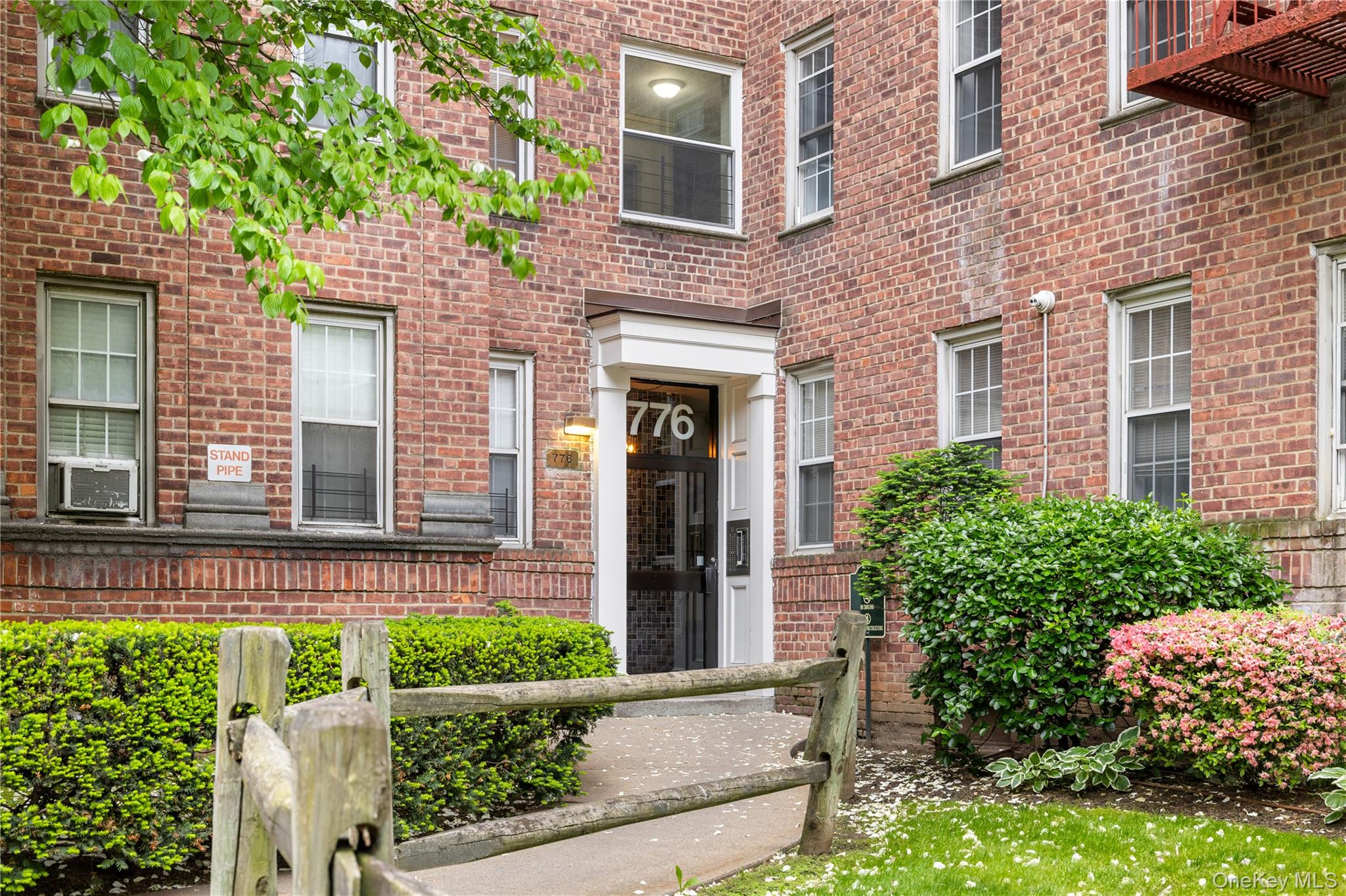 776 Bronx River Road, Unit B41 Bronxville, NY 10708 - Photo 2 of 18 Gallery Image 2