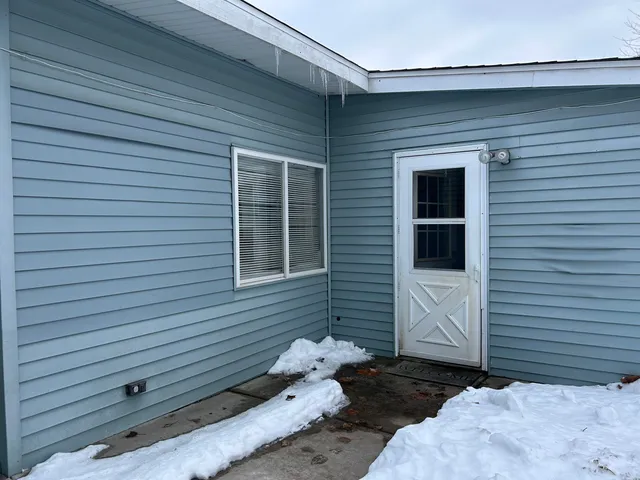 a view of entrance of the house
