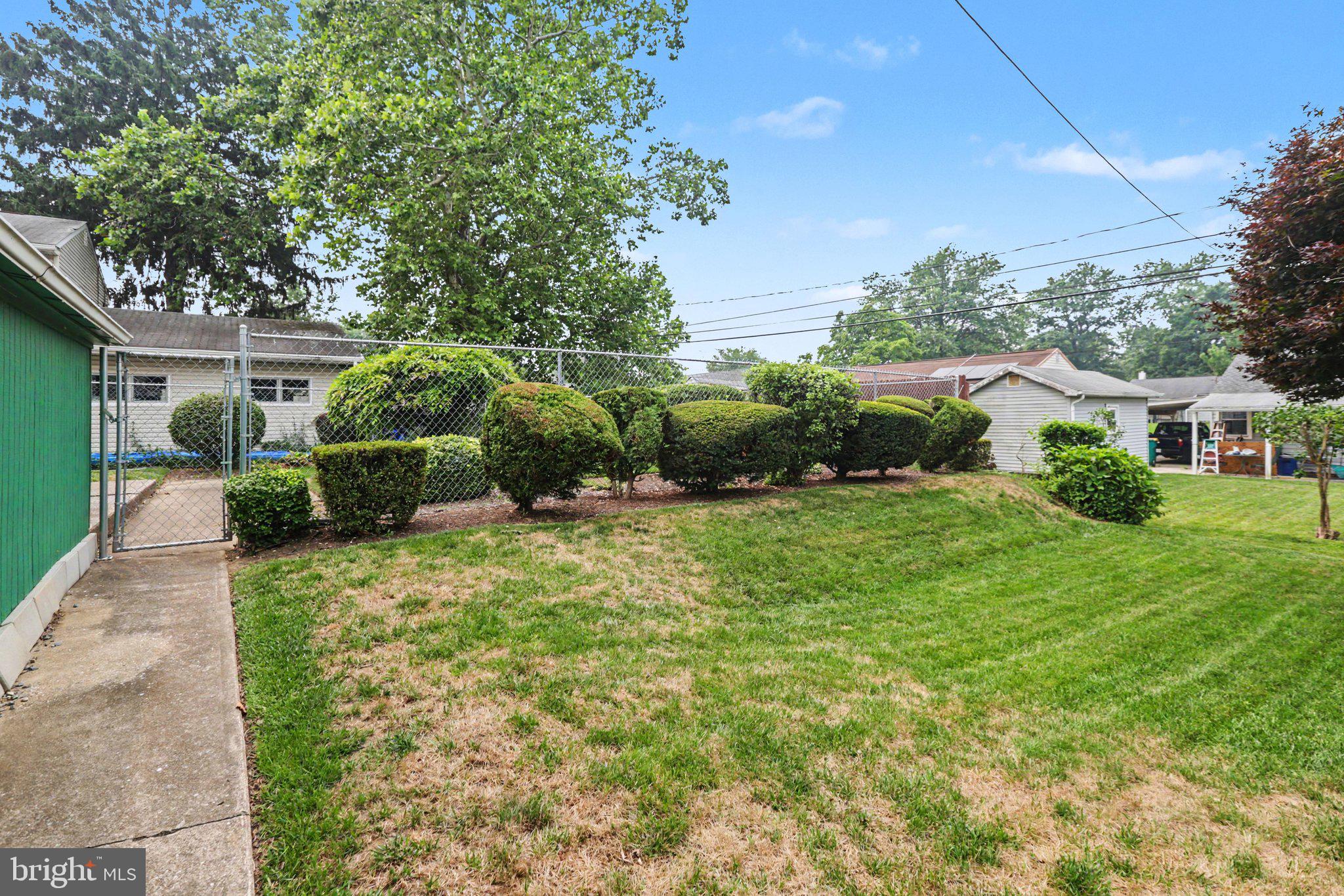 127 Henry Road Enola, PA 17025 - Photo 28 of 30 SIDE YARD