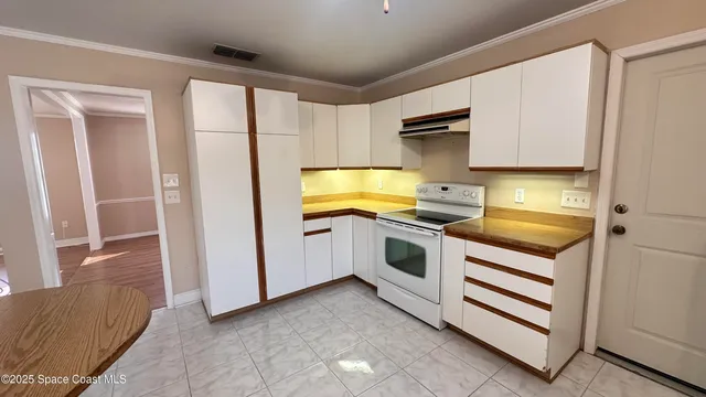 $2,700 | 301 Nesbitt Street, Palm Bay, FL 32907