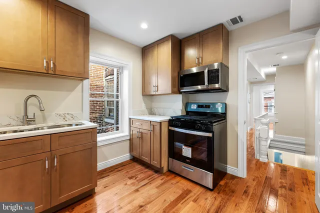 $1,550 | 25 1/2 Peace Street, Trenton, NJ 08608