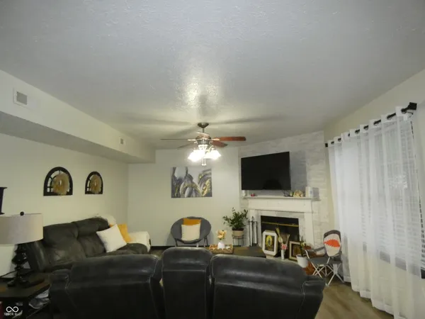 $329,900 | 6714 Colleens Way, Indianapolis, IN 46221