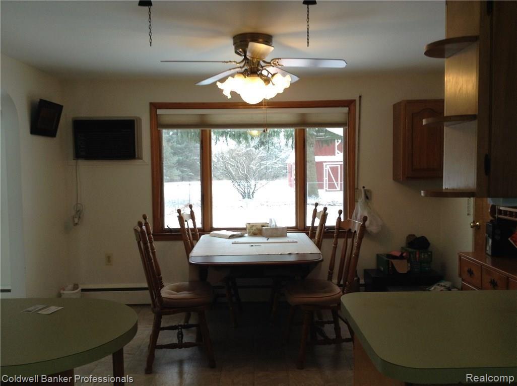 1047 Turrill Road Lapeer, MI 48446 - Photo 10 of 58 View of breakfast area from kitchen