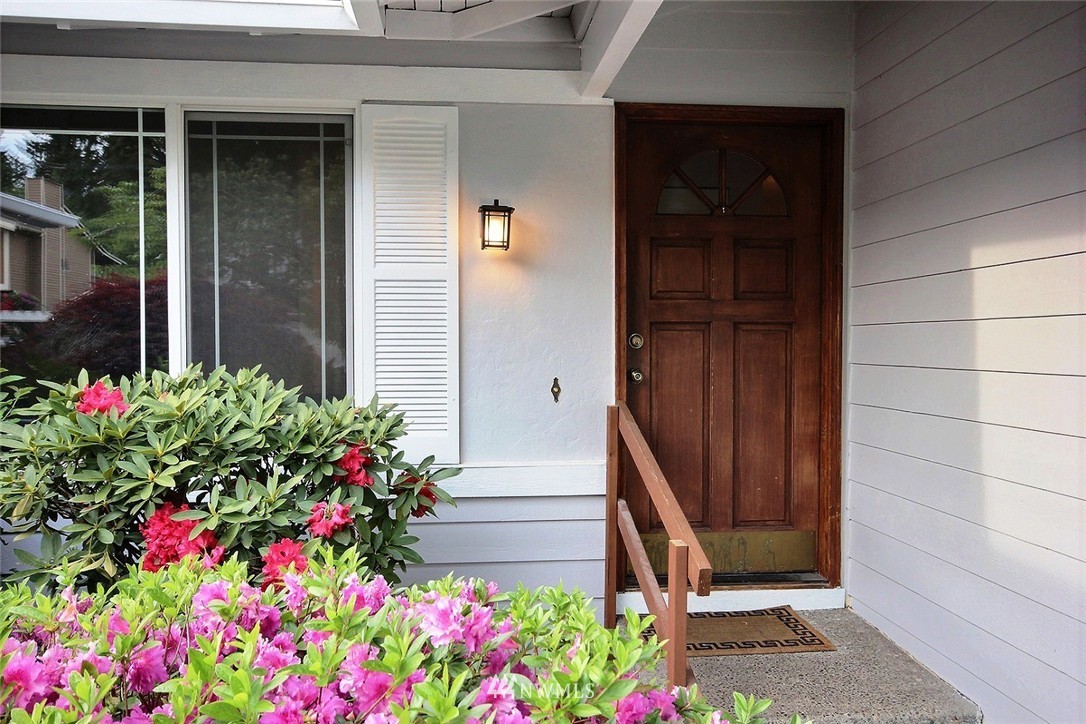 2316 Southeast 21st Street Renton, WA 98055 - Photo 2 of 19 Gallery Image 2
