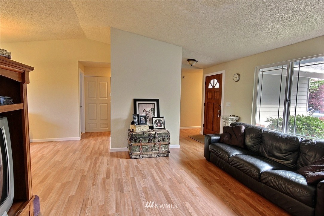 2316 Southeast 21st Street Renton, WA 98055 - Photo 3 of 19 Gallery Image 3
