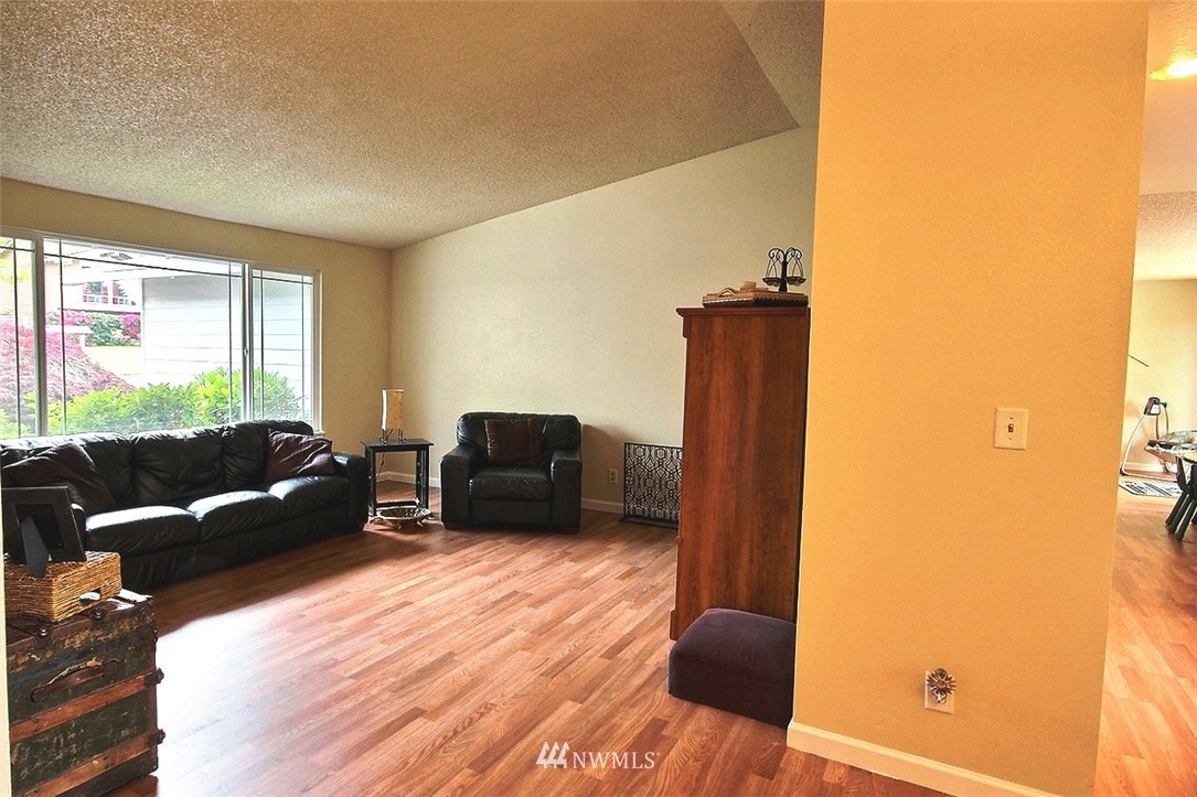 2316 Southeast 21st Street Renton, WA 98055 - Photo 5 of 19 Gallery Image 5
