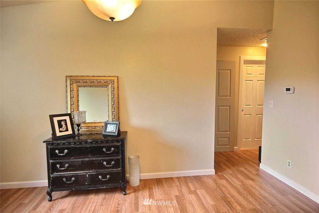 2316 Southeast 21st Street Renton, WA 98055 - Photo 9 of 19 Gallery Image 9
