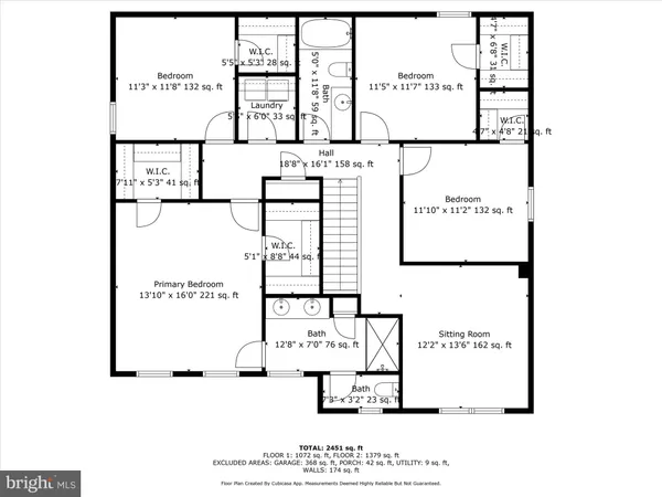 a picture of a very nice looking living room with furniture